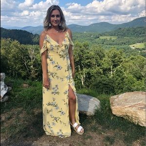 Maxi yellow dress wrap style